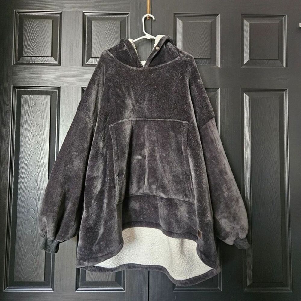 Super comfy oversized plushie hoodie.
